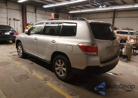 2013 Toyota Highlander Se V6 z USA, uszkodzony, nr VIN 5TDBK3EH2DS225414
